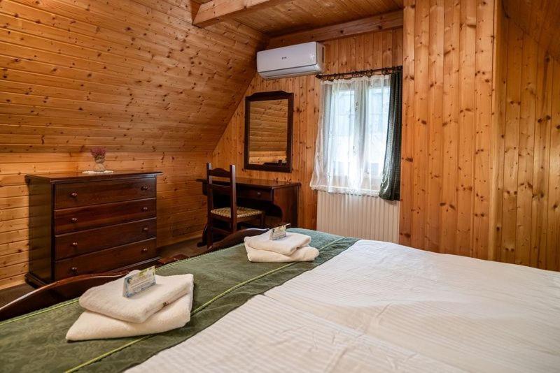 Pristava Lepena Village Eksteriør bilde