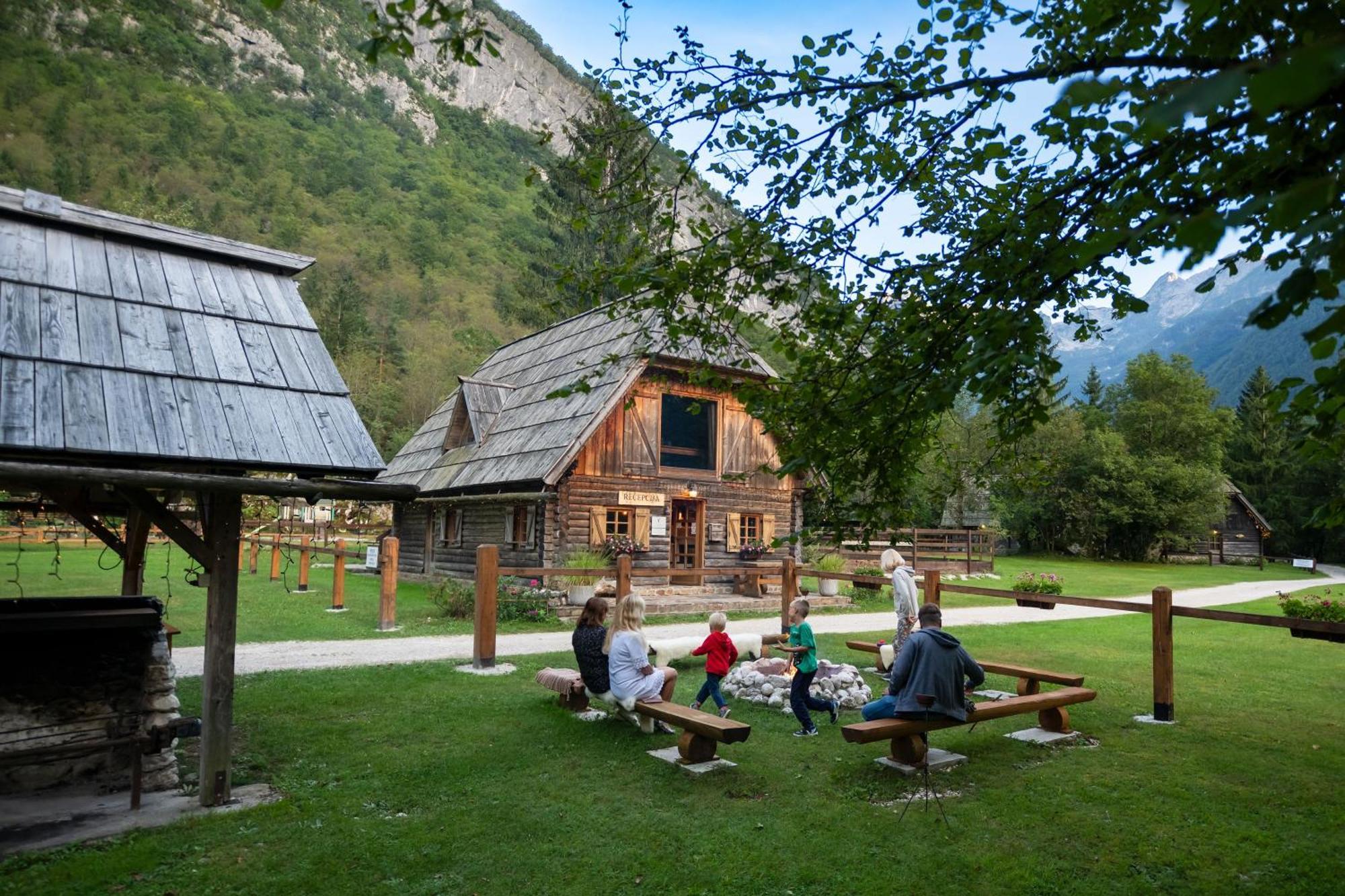 Pristava Lepena Village Eksteriør bilde